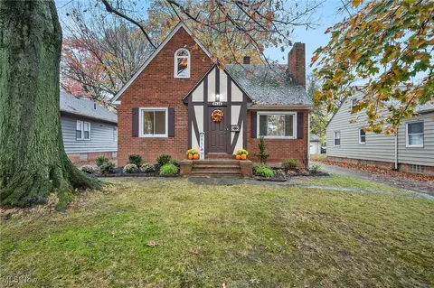 5136 Lynd Ave, Lyndhurst, OH 44124
