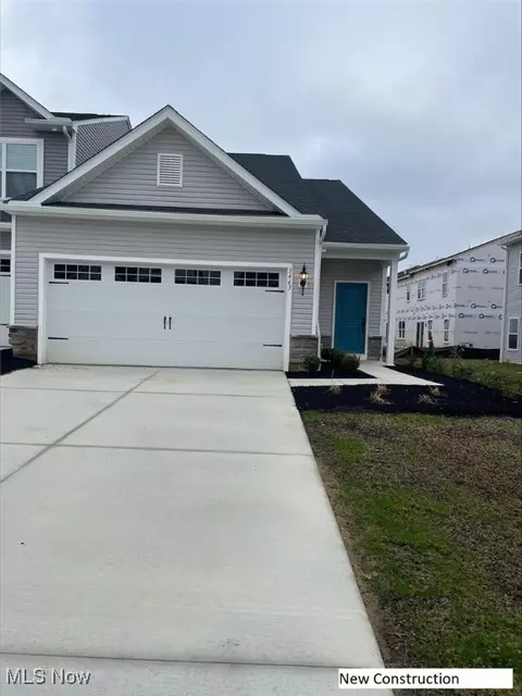 3463 Bushwillow Dr, Uniontown, OH 44685