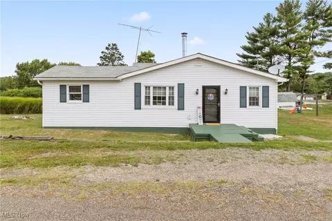 48631 Center St, Saint Clairsville, OH 43950