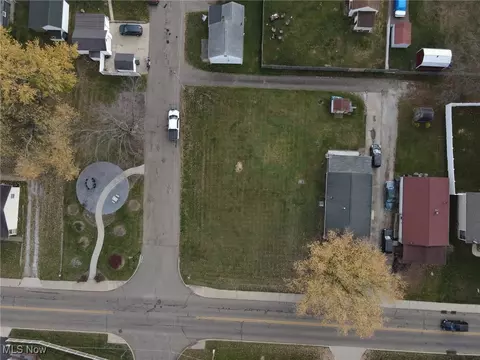 25 Th St, Canton, OH 44705 photo 2