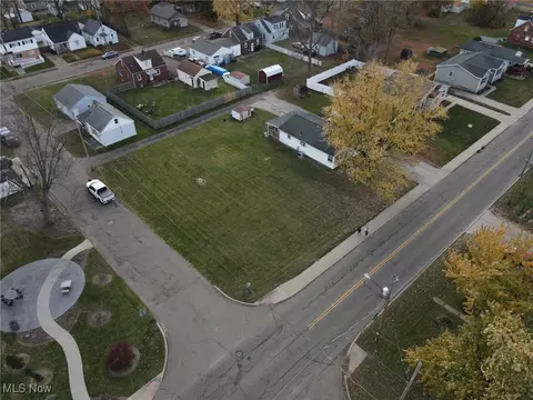 25 Th St, Canton, OH 44705 photo 4