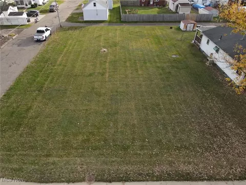 25 Th St, Canton, OH 44705