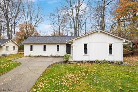 3554 Monte Vista Dr, Brunswick, OH 44212