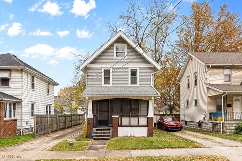 909 Saxon Ave, Akron, OH 44314