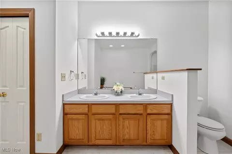 Bath - 4352 Shannon Dr, Rootstown, OH 44272 photo 5 of 6