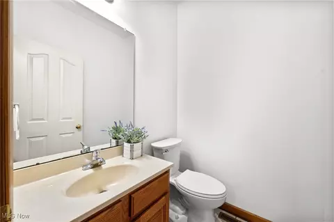 Bath - 4352 Shannon Dr, Rootstown, OH 44272 photo 1 of 6