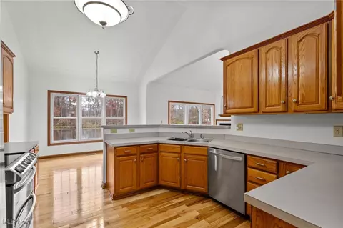 Kitchen - 4352 Shannon Dr, Rootstown, OH 44272 photo 2 of 4