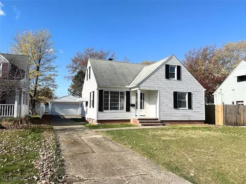 7192 Greenleaf Ave, Parma, OH 44130