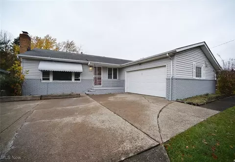 4428 Hillcroft Dr, Warrensville Heights, OH 44128