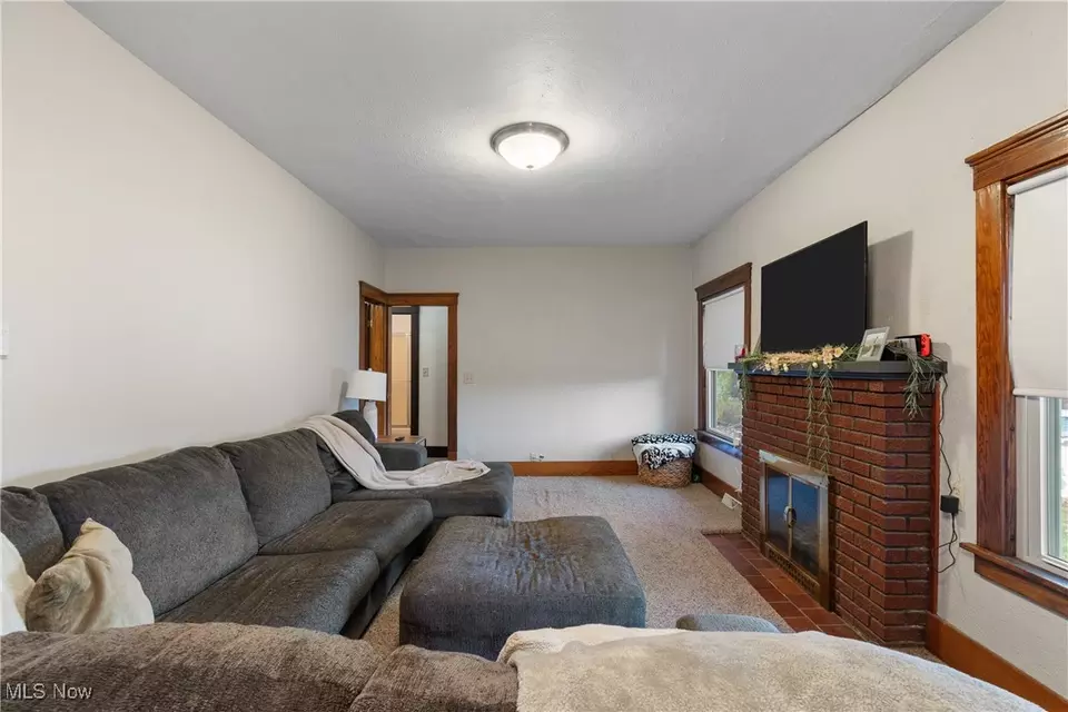 Living - 529 Westview Dr, Wooster, OH 44691 photo 2 of 2