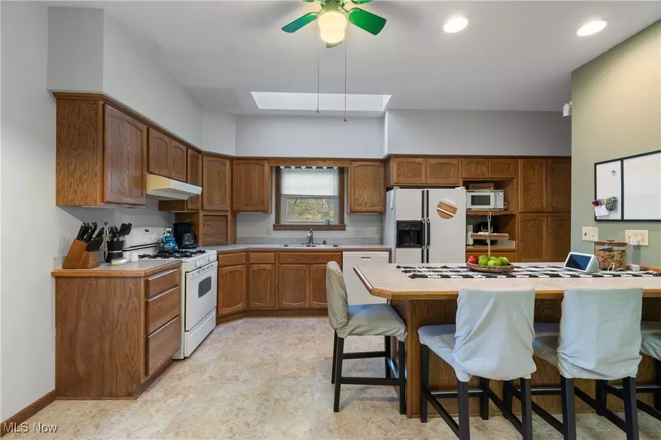 Kitchen - 529 Westview Dr, Wooster, OH 44691 photo 2 of 5