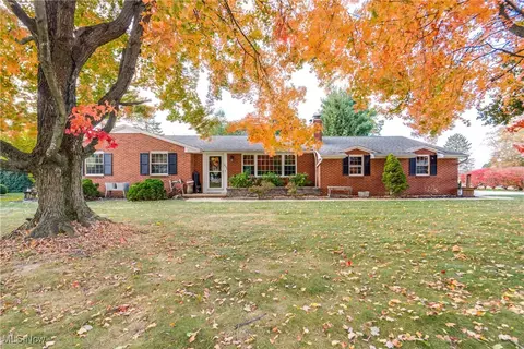 2121 Darby Dr NW, Massillon, OH 44646