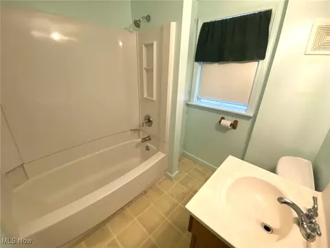 128 E Brookside Ave, Akron, OH 44301 photo 24