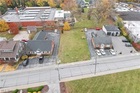 1228 Smith Ct, Rocky River, OH 44116