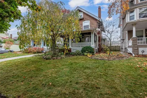 1269 Mathews Ave, Lakewood, OH 44107