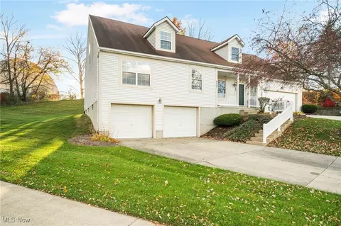 6387 Strawberry Fields Cir NE, Canton, OH 44721