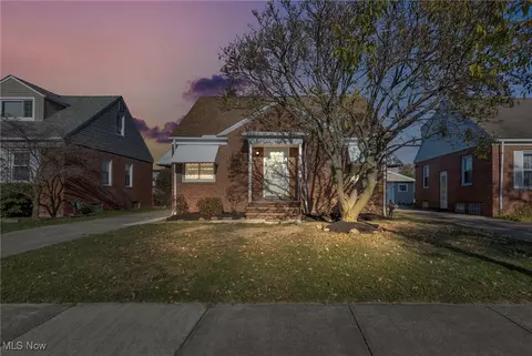 383 E 327th St, Willowick, OH 44095