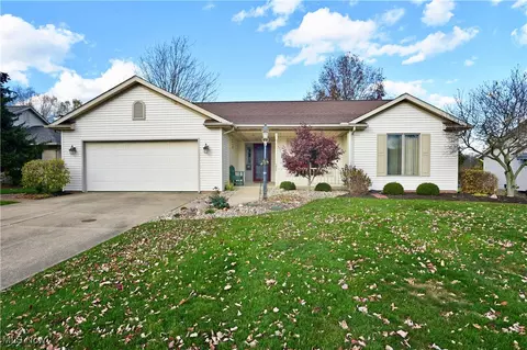 1437 New England Dr SE, North Canton, OH 44720