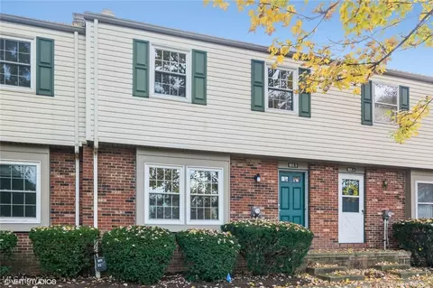 1805 B Higby Dr, Stow, OH 44224