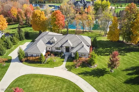 453 Arbor Falls Dr, Wadsworth, OH 44281