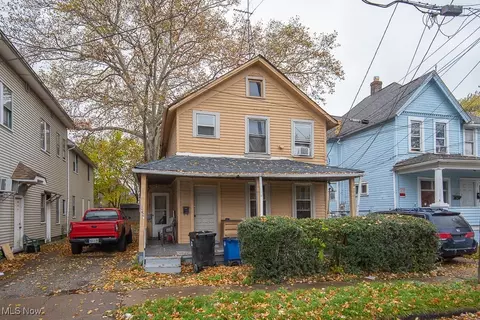 3320 W 31st St, Cleveland, OH 44109