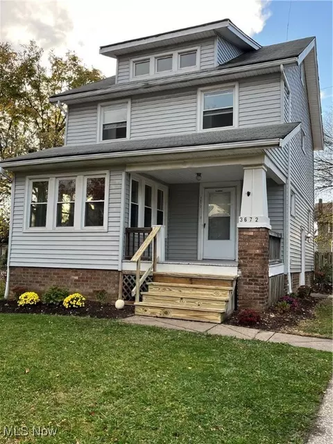 3672 W 136th St, Cleveland, OH 44111