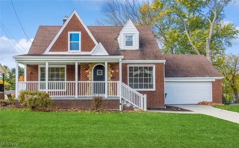 538 6th St, Campbell, OH 44405