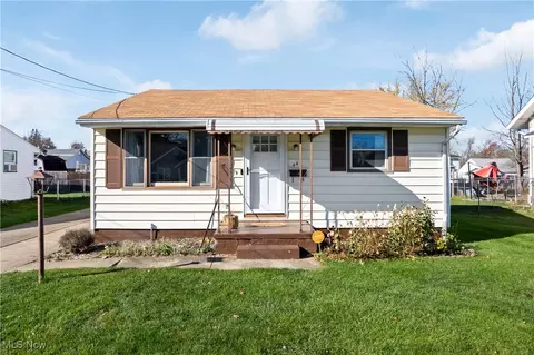 441 24th St NW, Massillon, OH 44647