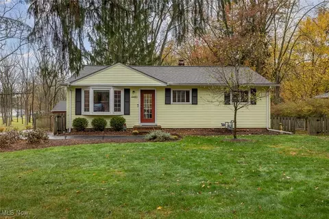 4480 Martin Dr, North Olmsted, OH 44070