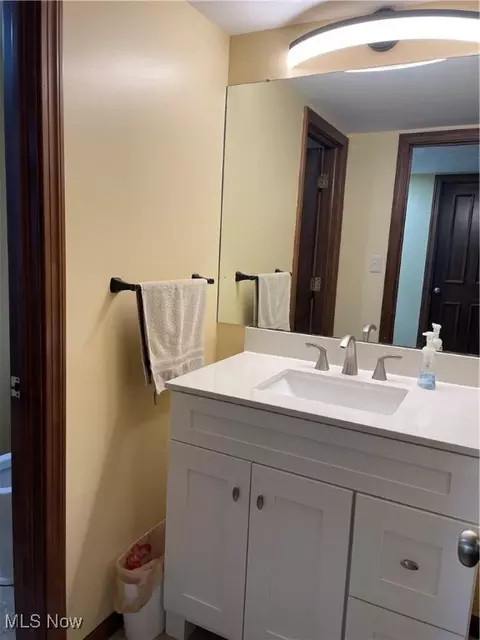 Bath - 4577 Morgate Cir NW, Canton, OH 44708 photo 2 of 3
