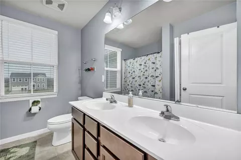 342 Fairfield Ct, Elyria, OH 44035 photo 8