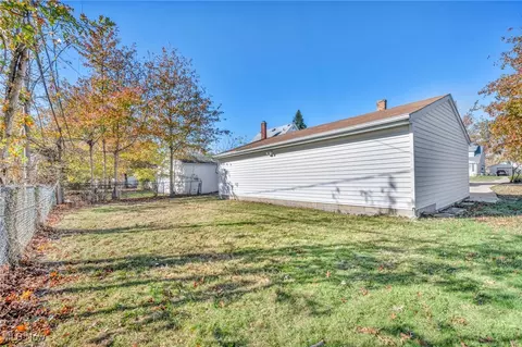 Exterior - 715 E 232nd St, Euclid, OH 44123 photo 7 of 10