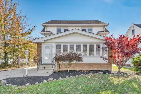 Exterior - 715 E 232nd St, Euclid, OH 44123 photo 2 of 10