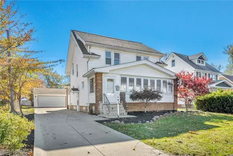 Exterior - 715 E 232nd St, Euclid, OH 44123 photo 3 of 10