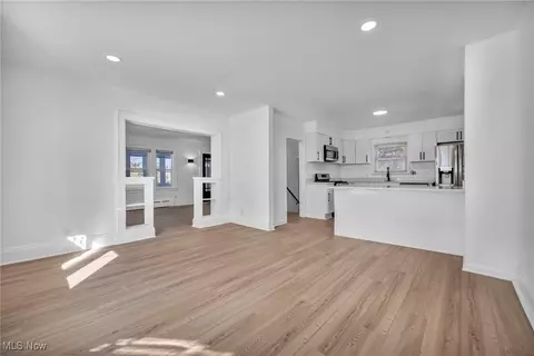 Living - 715 E 232nd St, Euclid, OH 44123 photo 6 of 7