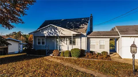 70 Meadow Ln, Parkersburg, WV 26101