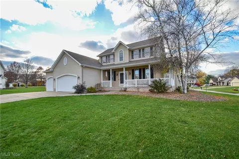 8190 Valiant Dr, Poland, OH 44514