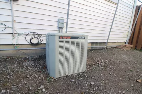 Exterior - 853 5th St, Struthers, OH 44471 photo 5 of 5