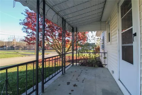 Exterior - 853 5th St, Struthers, OH 44471 photo 1 of 5