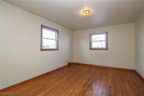 Bedroom - 853 5th St, Struthers, OH 44471 photo 2 of 8