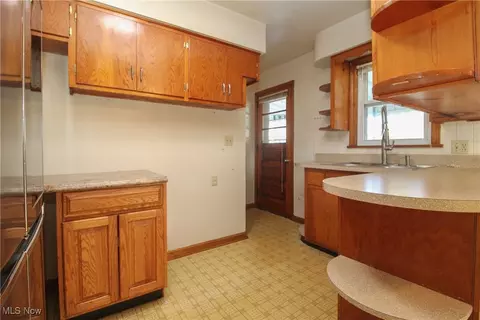 Kitchen - 853 5th St, Struthers, OH 44471 photo 1 of 3