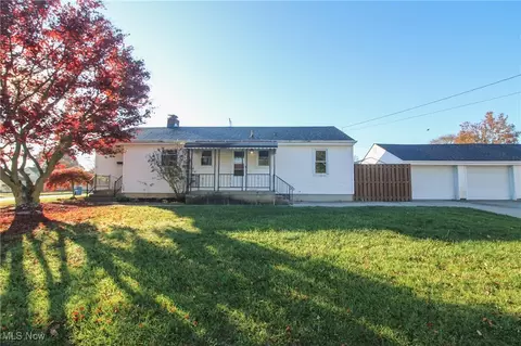 Exterior - 853 5th St, Struthers, OH 44471 photo 3 of 5