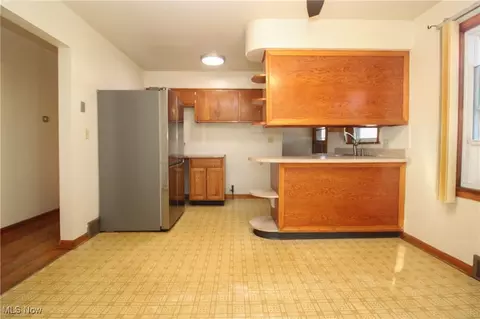 Kitchen - 853 5th St, Struthers, OH 44471 photo 2 of 3