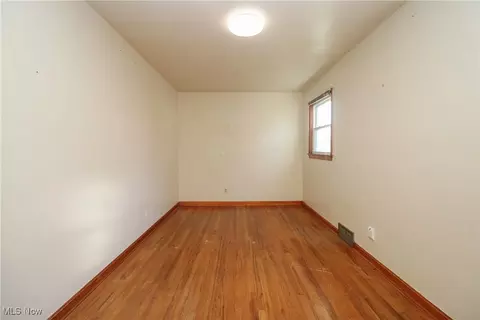 Bedroom - 853 5th St, Struthers, OH 44471 photo 4 of 8