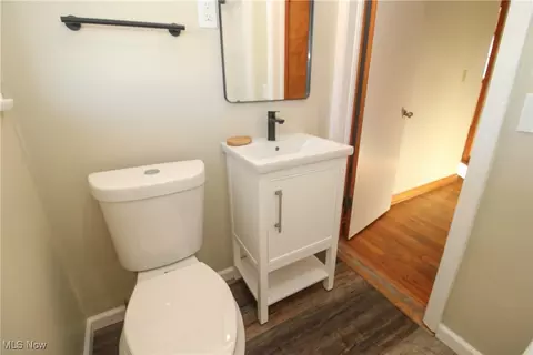 Bath - 853 5th St, Struthers, OH 44471 photo 1 of 6