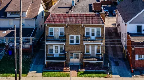 3581 W 105th St, Cleveland, OH 44111