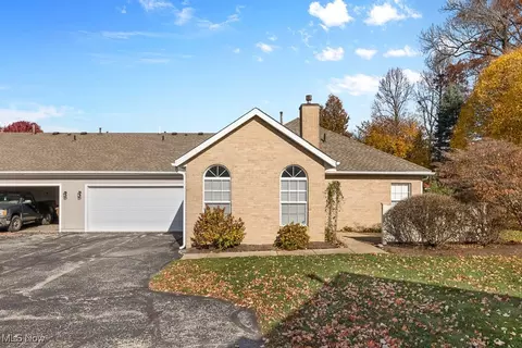 554 Morningstar Dr, Tallmadge, OH 44278