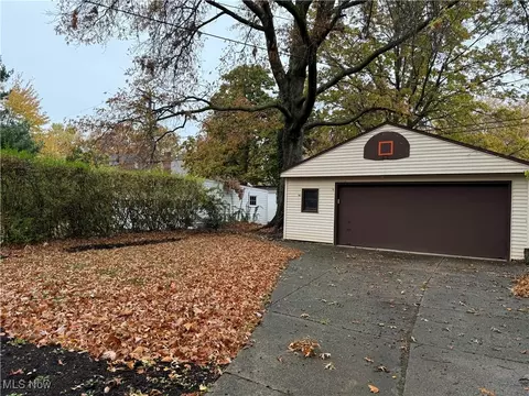 Exterior - 175 E 212th St, Euclid, OH 44123 photo 3 of 6