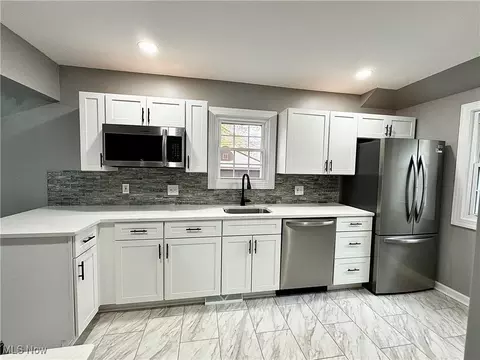 Kitchen - 175 E 212th St, Euclid, OH 44123 photo 1 of 2