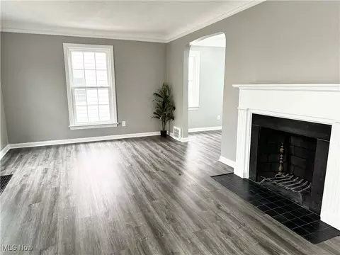 Living - 175 E 212th St, Euclid, OH 44123 photo 4 of 6